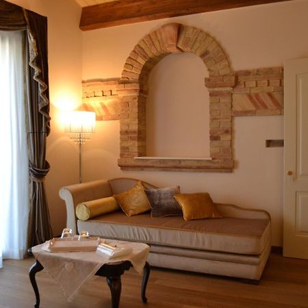 Agriturismo De Luca Mozzagrogna ภายนอก รูปภาพ