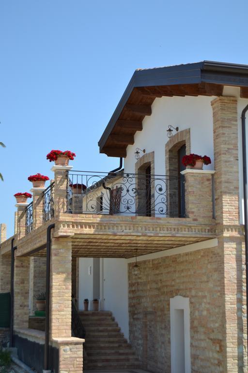 Agriturismo De Luca Mozzagrogna ภายนอก รูปภาพ