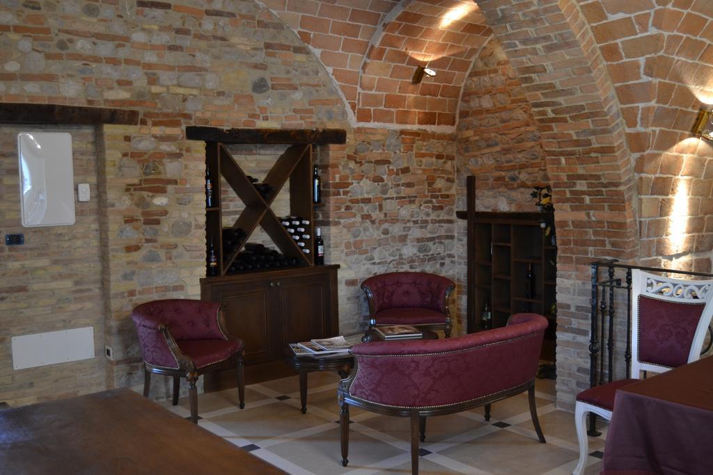 Agriturismo De Luca Mozzagrogna ภายนอก รูปภาพ