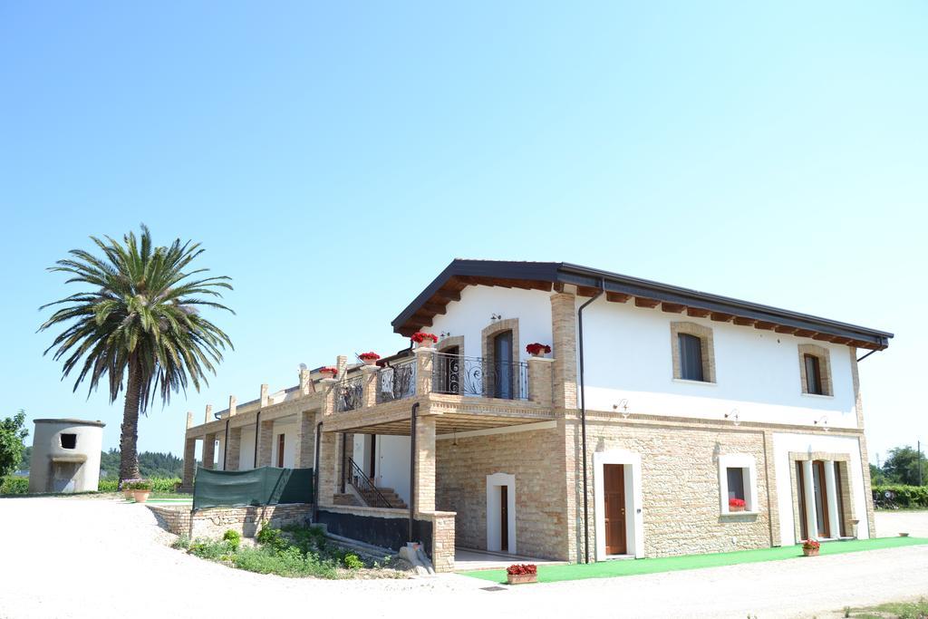 Agriturismo De Luca Mozzagrogna ภายนอก รูปภาพ