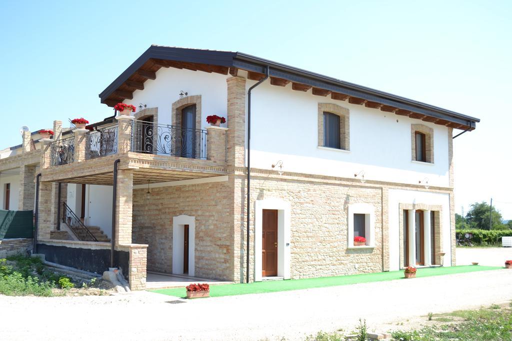 Agriturismo De Luca Mozzagrogna ภายนอก รูปภาพ
