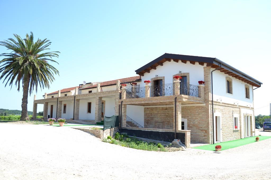 Agriturismo De Luca Mozzagrogna ภายนอก รูปภาพ