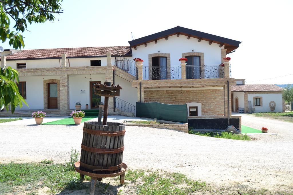 Agriturismo De Luca Mozzagrogna ภายนอก รูปภาพ