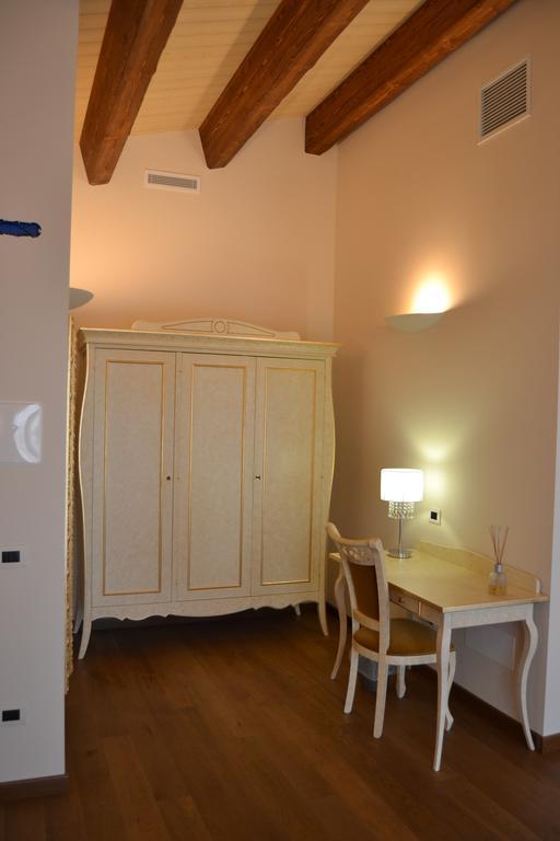 Agriturismo De Luca Mozzagrogna ภายนอก รูปภาพ