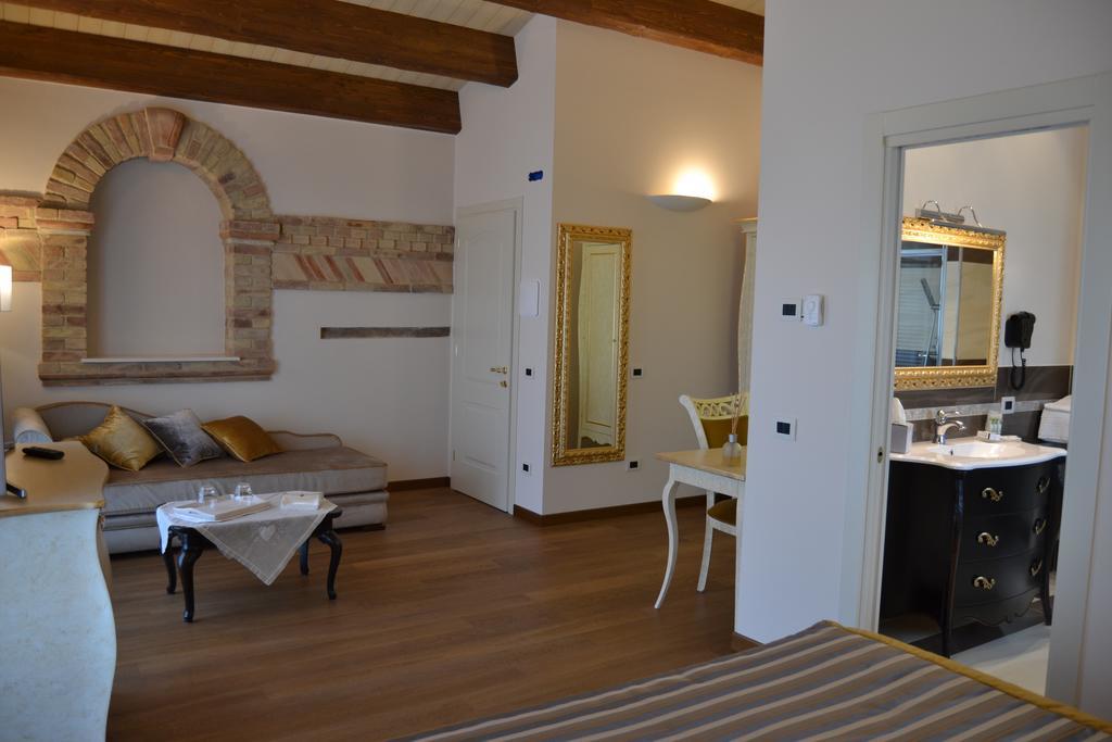 Agriturismo De Luca Mozzagrogna ภายนอก รูปภาพ