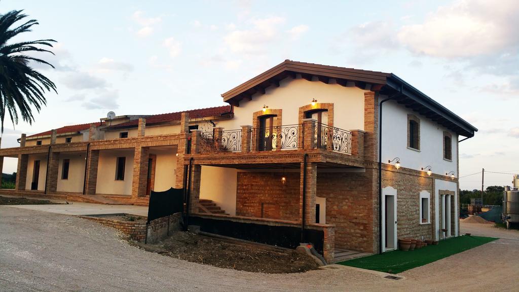 Agriturismo De Luca Mozzagrogna ภายนอก รูปภาพ