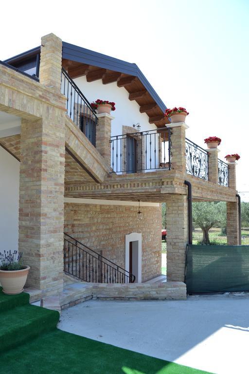 Agriturismo De Luca Mozzagrogna ภายนอก รูปภาพ